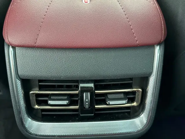 Hongqi H5 — Фото автомобиля 16