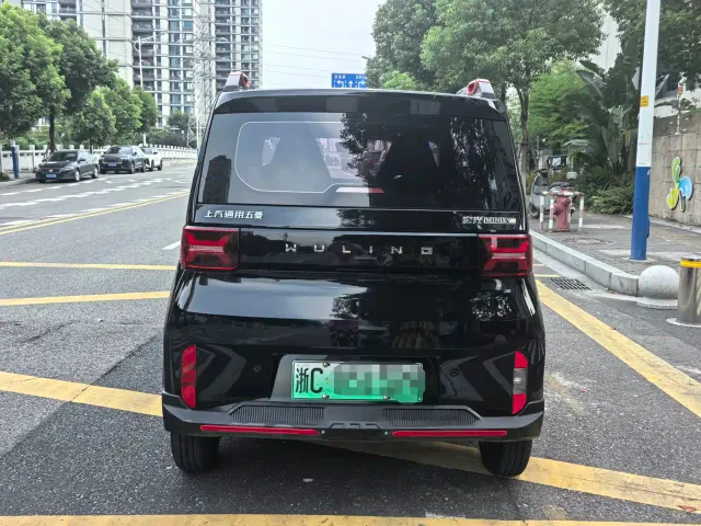 Wuling Hongguang Mini EV — Фото автомобиля 5