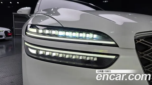 Genesis GV70 — Фото автомобиля 7