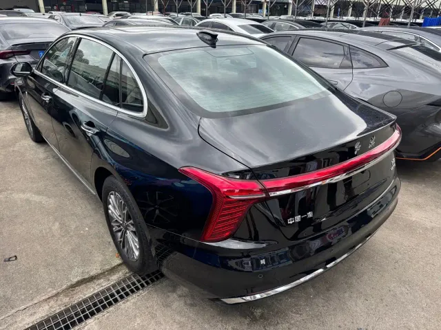 Hongqi H5 — Фото автомобиля 15