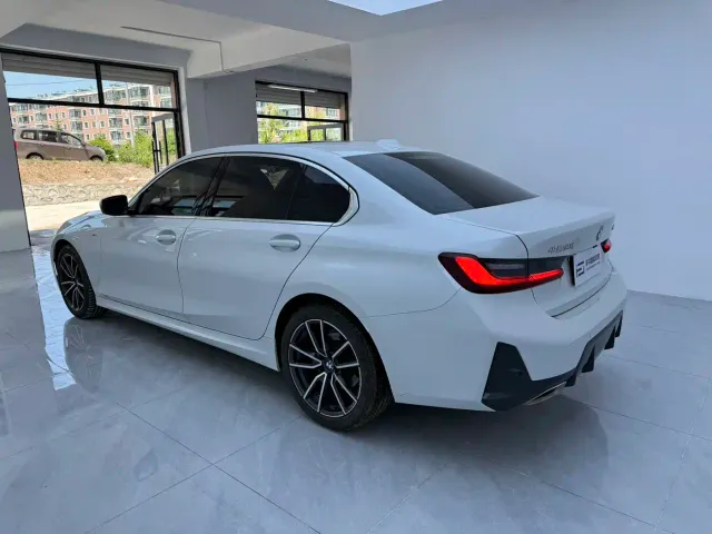 BMW 3 Series — Фото автомобиля 4
