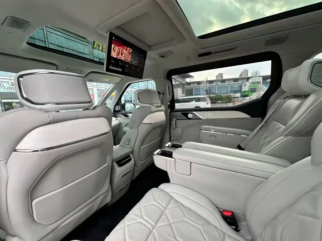 Volvo EM90 — Фото автомобиля 8