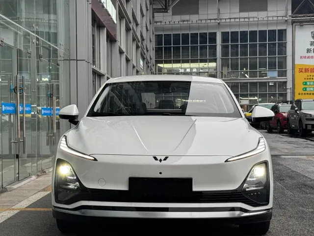 Wuling Starlight — Фото автомобиля 2