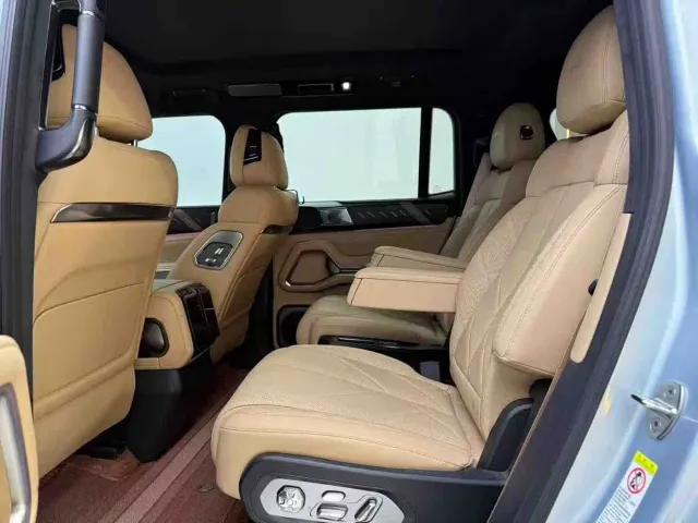 BYD FangChengBao Leopard 8 — Фото автомобиля 6
