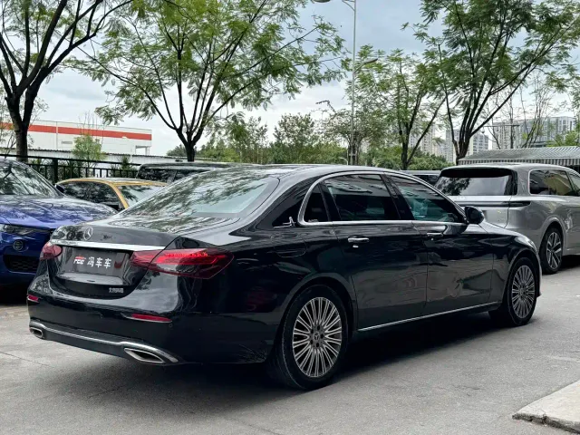 Mercedes-Benz E-Class — Фото автомобиля 13