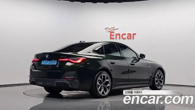 Фотография автомобиля — BMW i4
