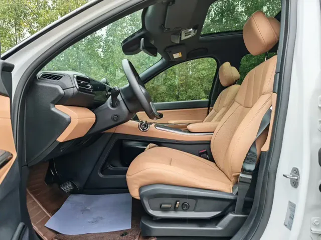Nio ES8 — Фото автомобиля 6