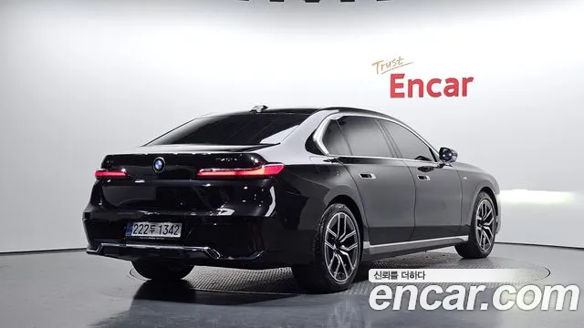 BMW 7-Series 7 серия (G70) 740i xDrive M Sport — Фото автомобиля 2