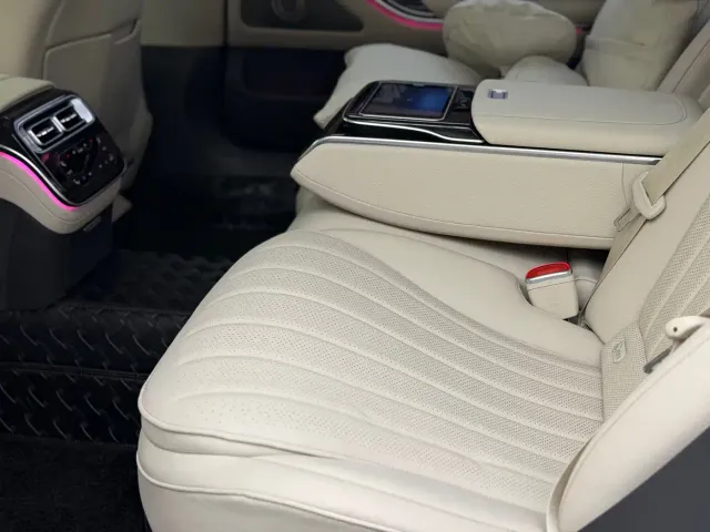 Mercedes-Benz S-Class — Фото автомобиля 9