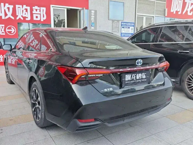 Toyota Avalon — Фото автомобиля 8