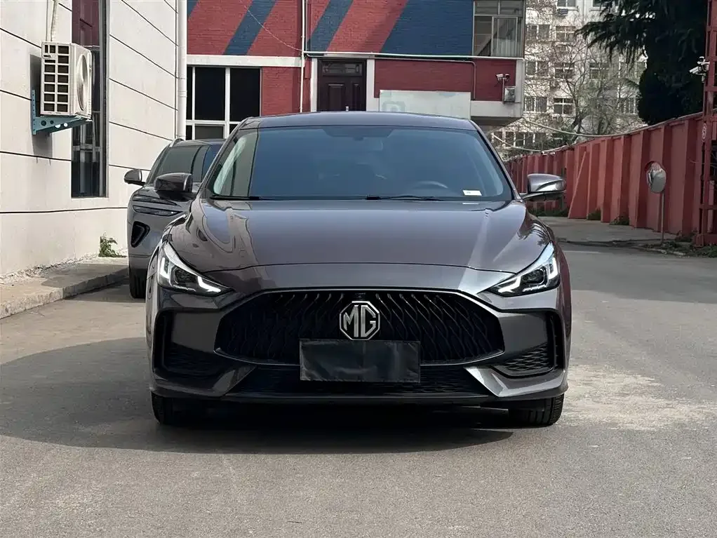 MG MG5 2023 180DVVT CVT Luxury Edition — Фото автомобиля 2