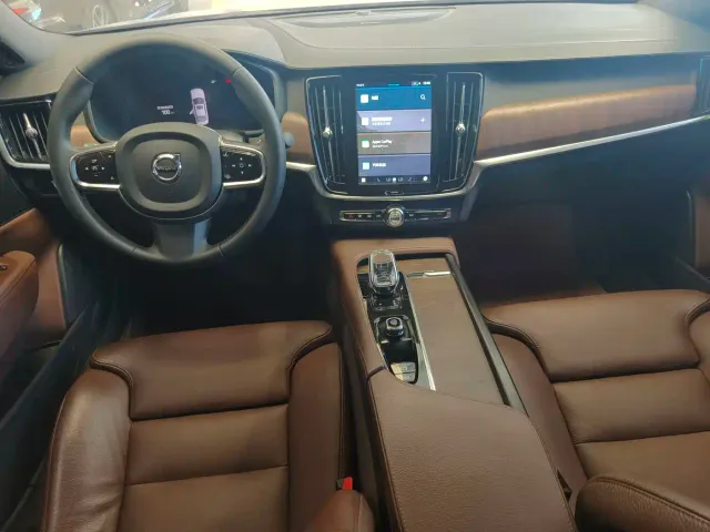 Volvo S90 — Фото автомобиля 8