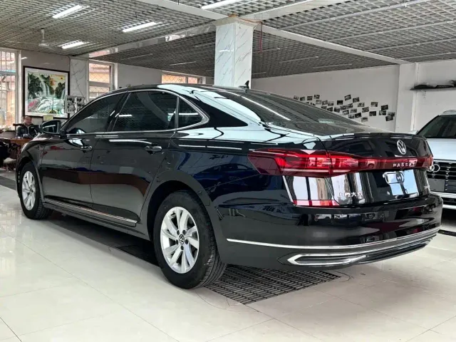 Volkswagen Passat — Фото автомобиля 6