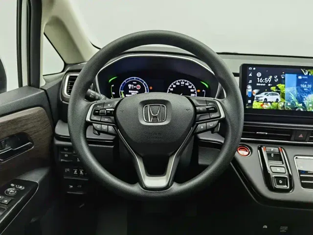 Honda Odyssey — Фото автомобиля 11