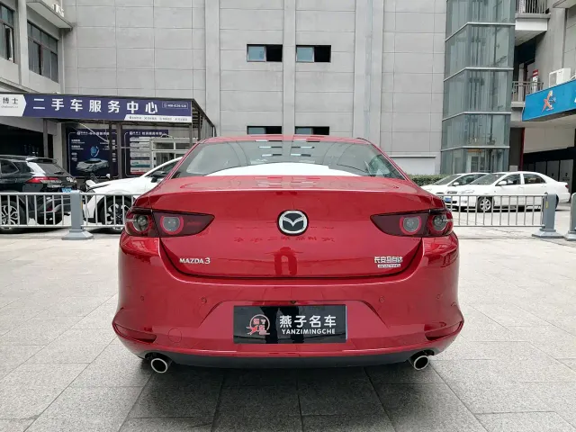 Mazda Axela — Фото автомобиля 5