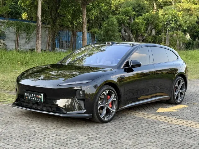 Фотография автомобиля — Nio ET5 Touring