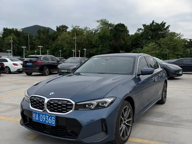Фотография автомобиля — BMW 3 Series