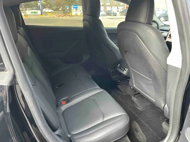 Tesla Model Y — Фото автомобиля 9