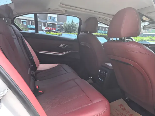 BMW 3 Series — Фото автомобиля 9