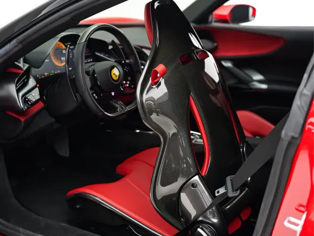 Ferrari SF90 — Фото автомобиля 15