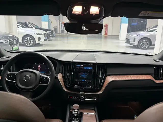 Volvo Volvo XC60 2022 B5 AWD Inscription — Фото автомобиля 8