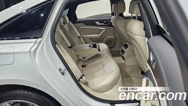 Audi A6 45 TFSI Premium — Фото автомобиля 12