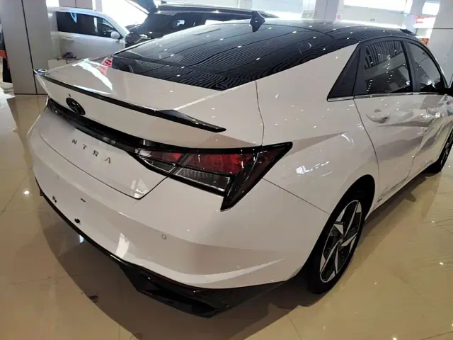 Hyundai Elantra — Фото автомобиля 6