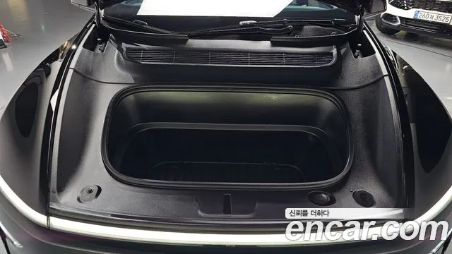 Tesla Model Y — Фото автомобиля 6
