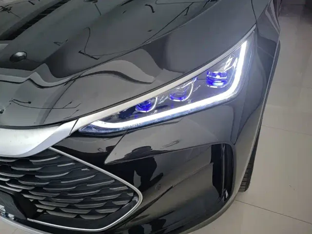 BYD Tang — Фото автомобиля 23
