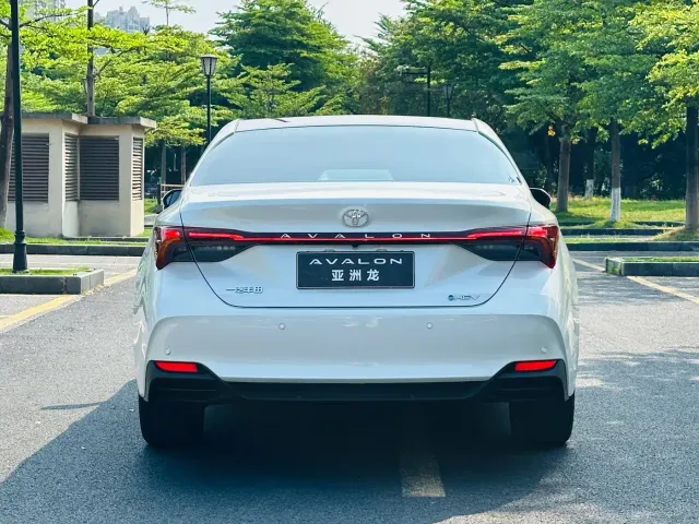 Toyota Avalon — Фото автомобиля 6