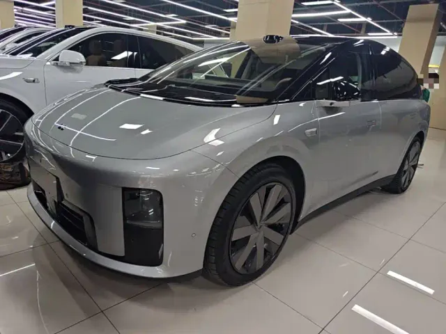 Фотография автомобиля — Li Auto i8