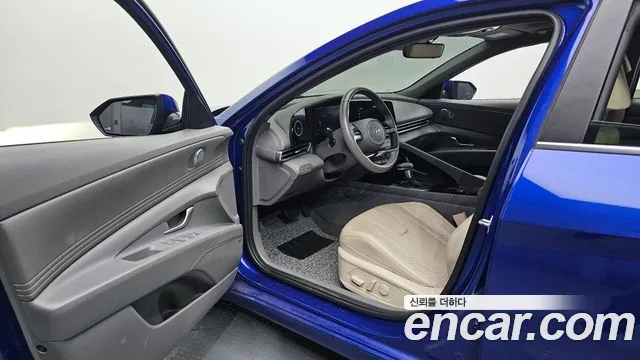 Hyundai AVANTE Avante (CN7) — Фото автомобиля 10
