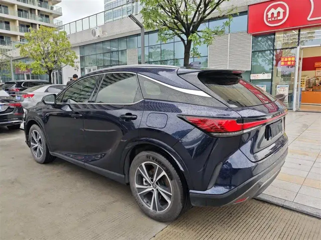Lexus RX — Фото автомобиля 4