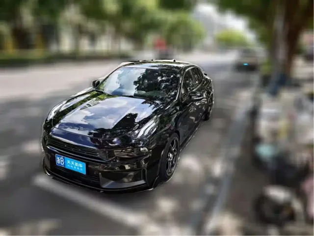 Фотография автомобиля — Lynk & Co 03