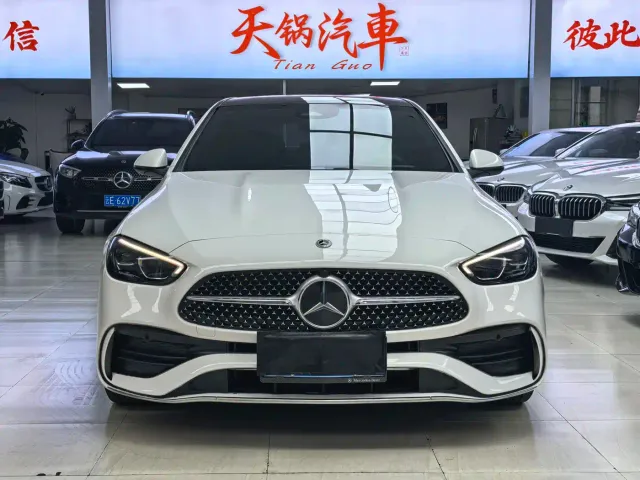 Фотография автомобиля — Mercedes-Benz C-Class