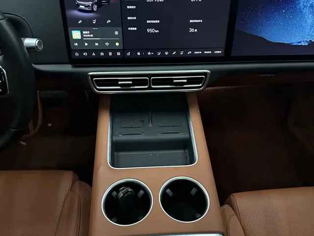 Li Auto L6 — Фото автомобиля 7