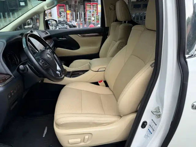 Toyota Alphard — Фото автомобиля 8