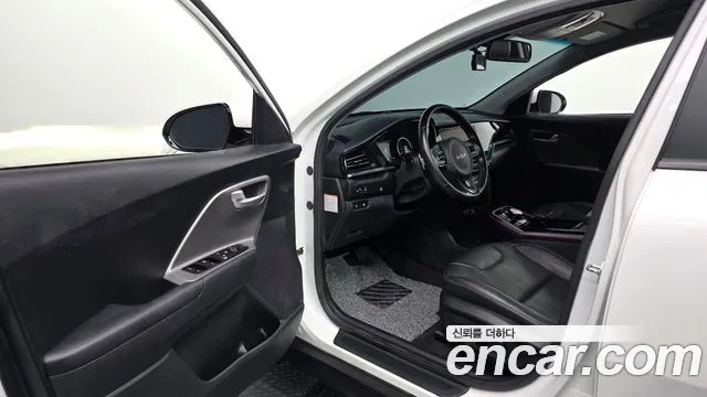Kia Niro — Фото автомобиля 15