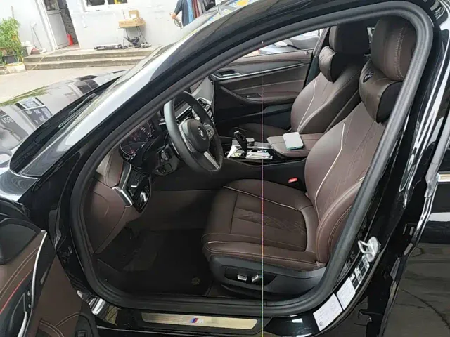 BMW 5 Series — Фото автомобиля 15