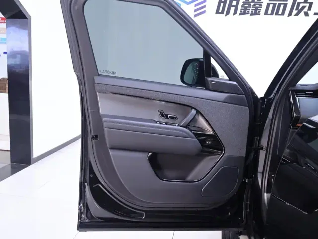 Land Rover Range Rover Sport — Фото автомобиля 18