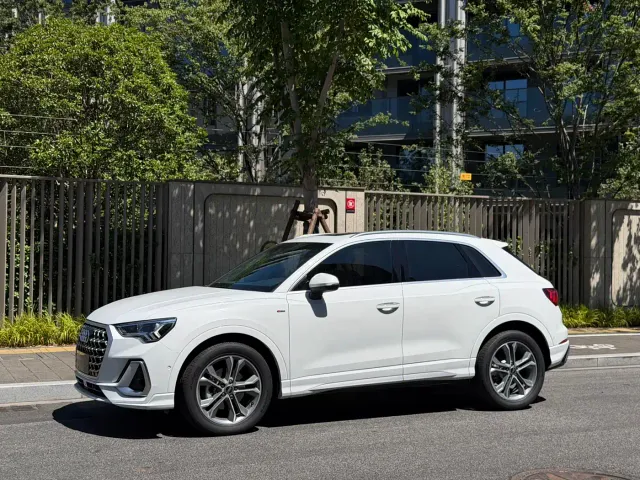 Audi Q3 — Фото автомобиля 3