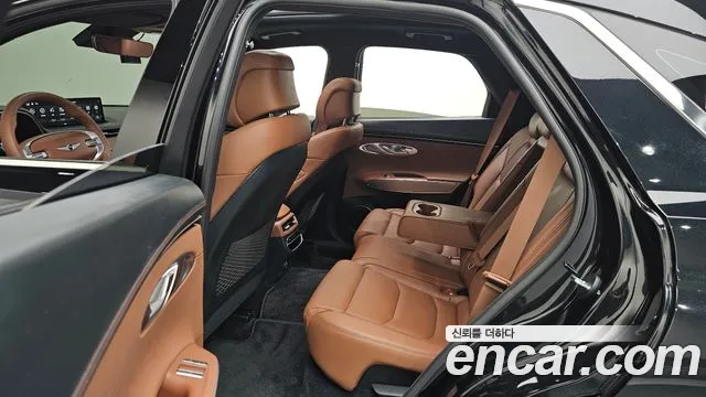 Genesis GV70 2.5T Бензин AWD — Фото автомобиля 12