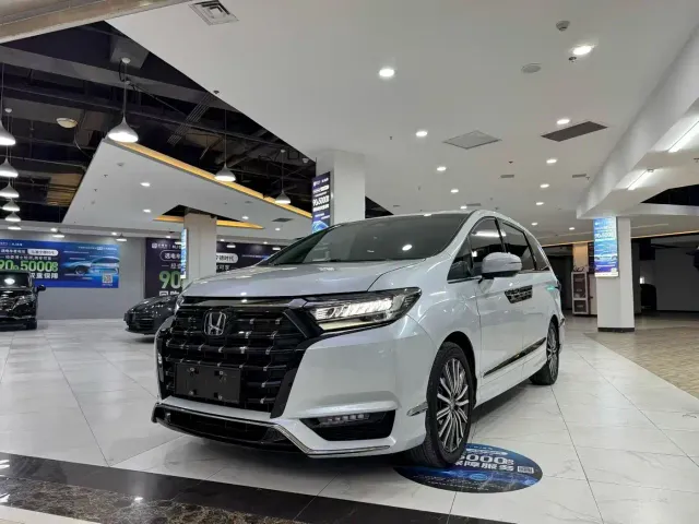Honda Elysion — Фото автомобиля 3