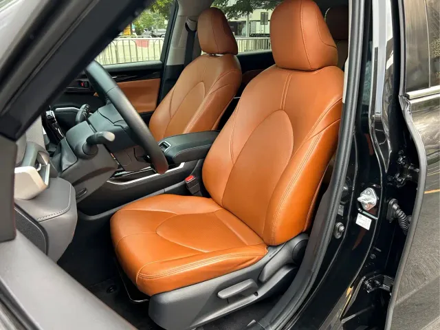 Toyota Highlander — Фото автомобиля 11