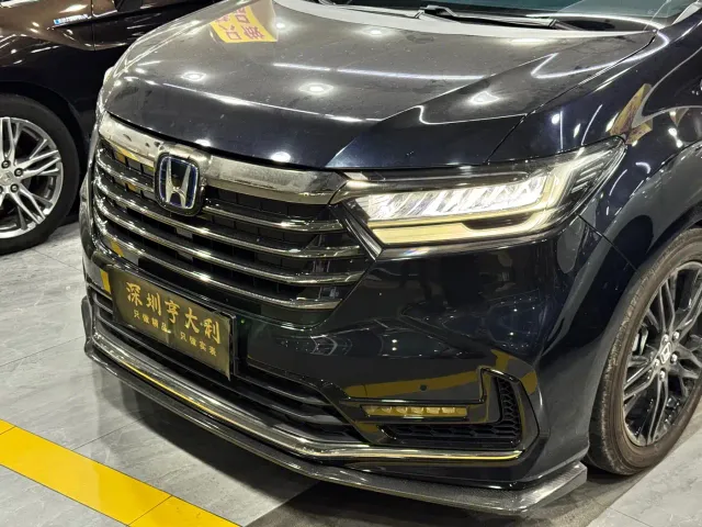 Honda Odyssey — Фото автомобиля 3