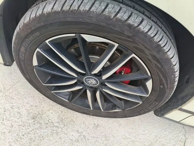 BYD Qin L — Фото автомобиля 22