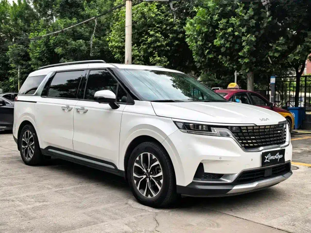 Фотография автомобиля — Kia Carnival