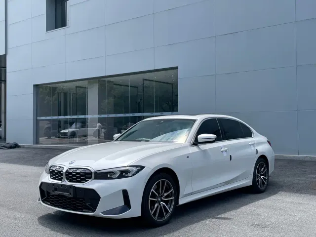 Фотография автомобиля — BMW 3 Series