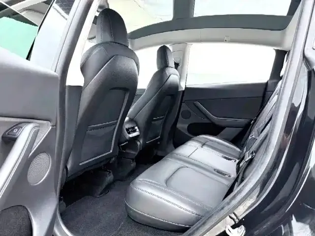 Tesla Model Y — Фото автомобиля 6
