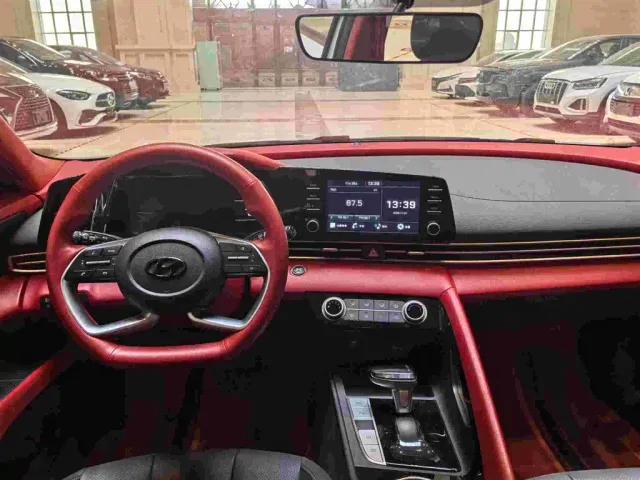 Hyundai Elantra — Фото автомобиля 7
